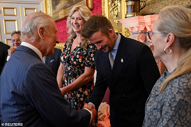 David Beckham chính thức được phong tước 