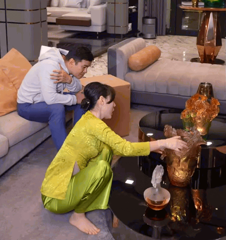 "&Aacute; hậu kh&eacute;o nịnh chồng" chi 900 triệu mua qu&agrave; sinh nhật chồng, &ocirc;ng x&atilde; ph&aacute;n ngay c&acirc;u: "To&agrave;n đồ linh tinh"- Ảnh 2.