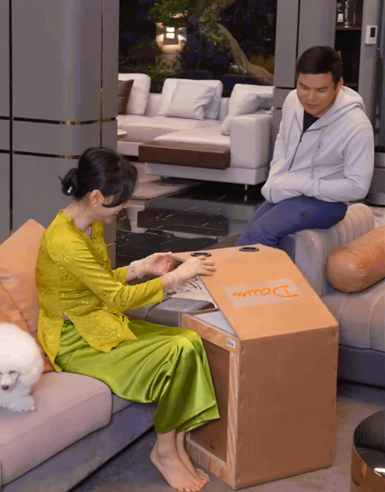 "Á hậu khéo nịnh chồng" chi 9…