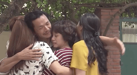 5 ông bố "quốc dân" trên màn ảnh Việt: Đều yêu thương con vô bờ bến, khiến khán giả khóc nghẹn- Ảnh 1.