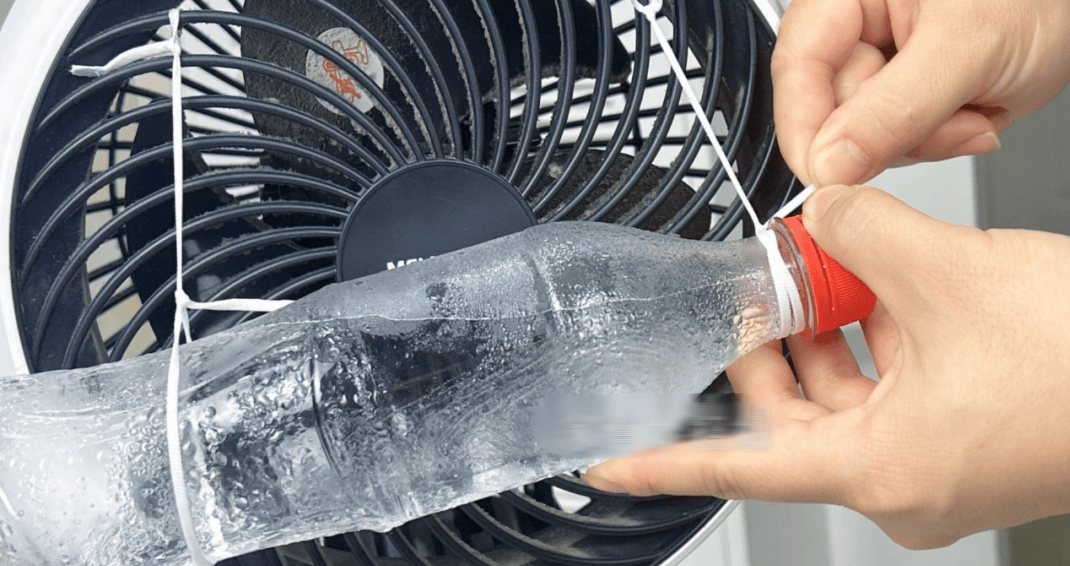 Treo 1 chai nước trước quạt, tốn đúng 5000 đồng nhưng mát ngang ngửa điều hòa- Ảnh 3.