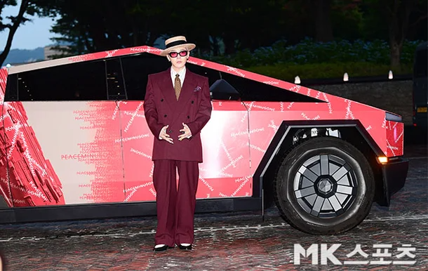 G-Dragon đi muộn đến 40 phút, nhưng netizen chẳng nỡ trách vì 1 điều- Ảnh 1. G-Dragon đi muộn đến 40 phút, nhưng netizen chẳng nỡ trách vì 1 điều- Ảnh 1.