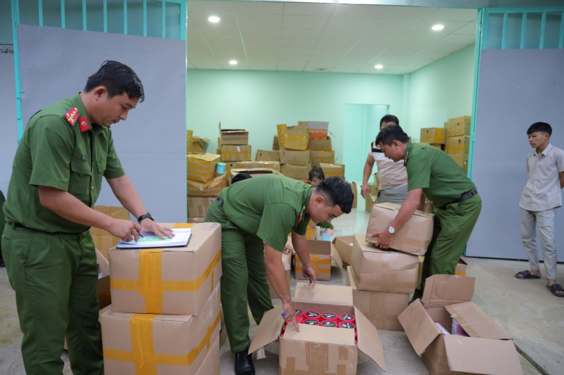 Chấn động đường dây 12 tấn kem trộn dùng bột hóa chất: Bán sỉ theo cân, đã “chốt” hơn 100.000 đơn hàng- Ảnh 1.
