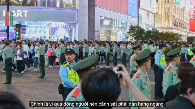 Khách Việt ngạc nhiên thấy cảnh tượng trên phố khi du lịch Trung Quốc: "Tôi tưởng chỉ có trên phim"- Ảnh 3.