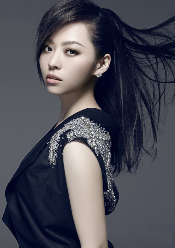 Nữ ca sĩ được gọi là “thiên thần biết hát” của showbiz: Dân chơi hộp đêm ai cũng biết, 2 lần dính phốt “tiểu tam”- Ảnh 3.