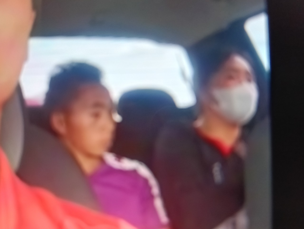 Xác minh vụ gia đình người dân tộc đưa con đi khám bệnh tố bị taxi ở Hà Nội "chém" gần 5 triệu đồng- Ảnh 1.
