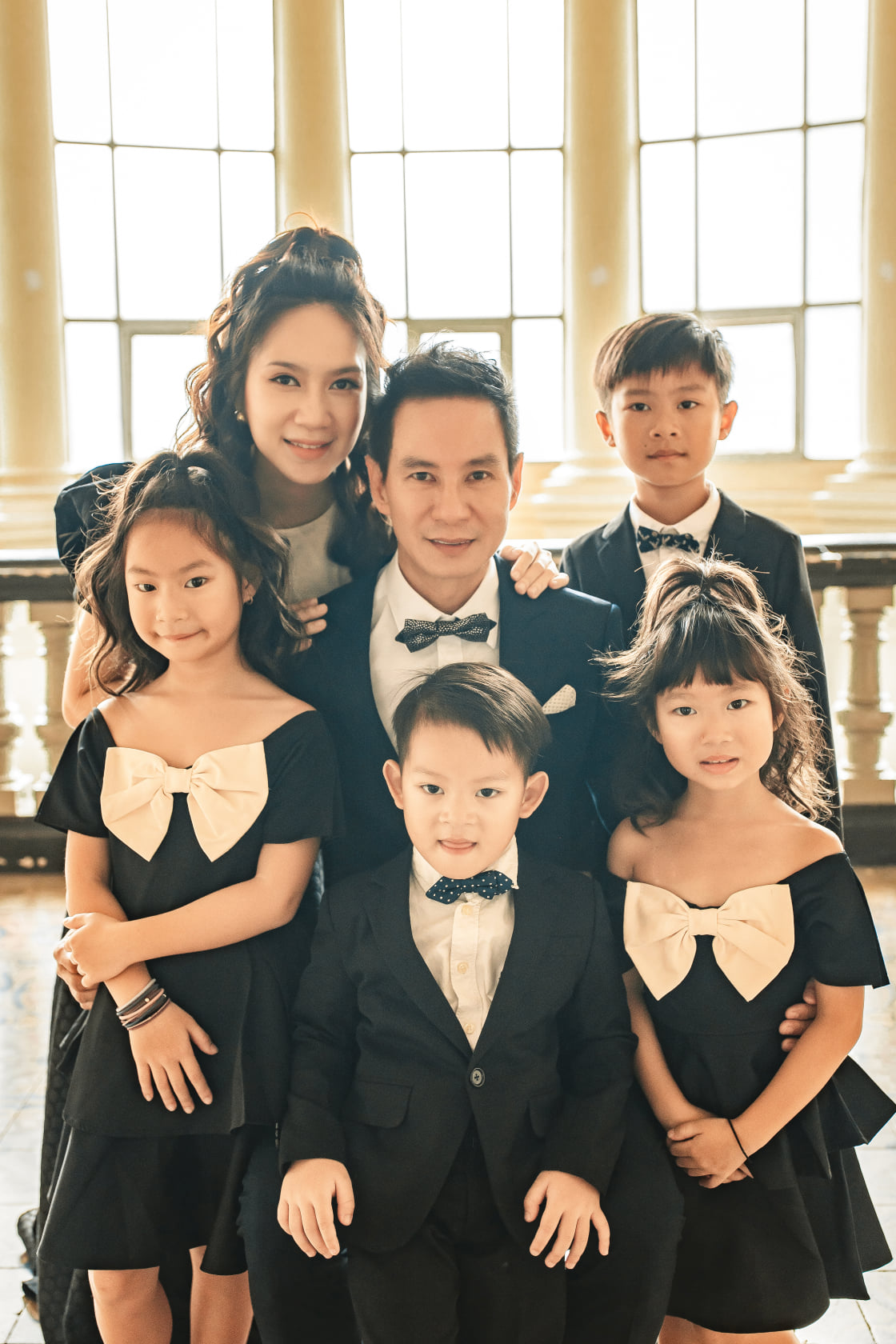 Những ông bố đông con nhất showbiz Việt: Bận rộn tới mấy vẫn hết lòng quan tâm, yêu thương các con- Ảnh 7.