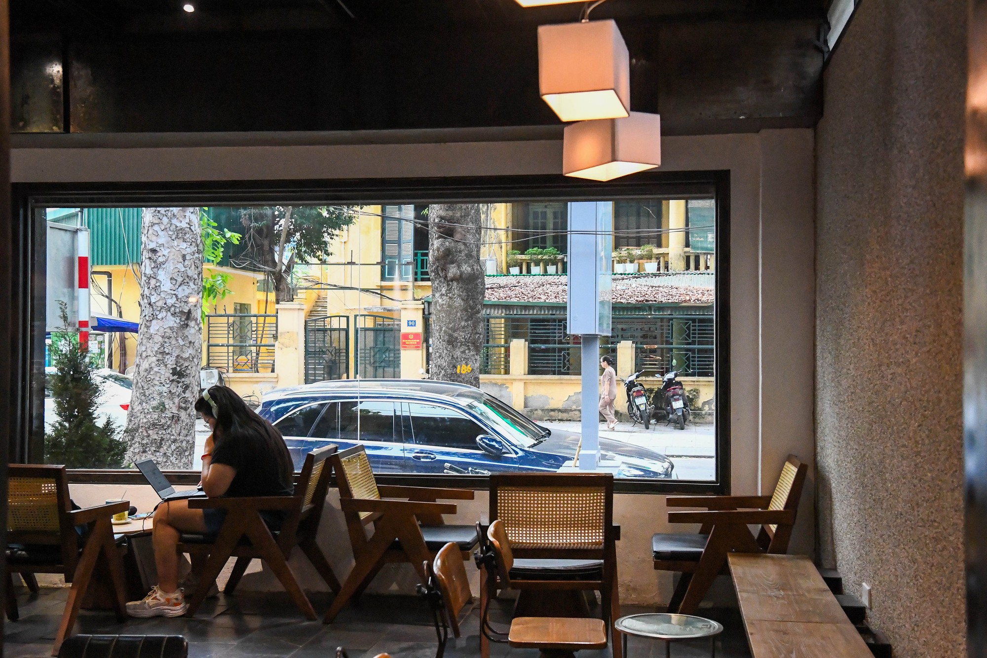 THAIYEN: Từ những quán cà phê chill chill mang đầy hoài niệm, đến phong cách công nghiệp mới khiến nhiều người 