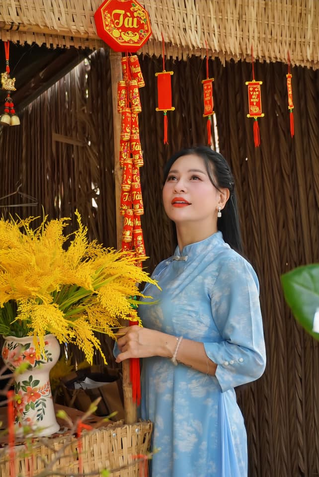 Sao nữ Vbiz phải bán máu vì không được đóng phim, 20 năm sau ngày nào cũng bị người lạ nhắn tin xin tiền- Ảnh 4. Sao nữ Vbiz phải bán máu vì không được đóng phim, 20 năm sau ngày nào cũng bị người lạ nhắn tin xin tiền- Ảnh 4.