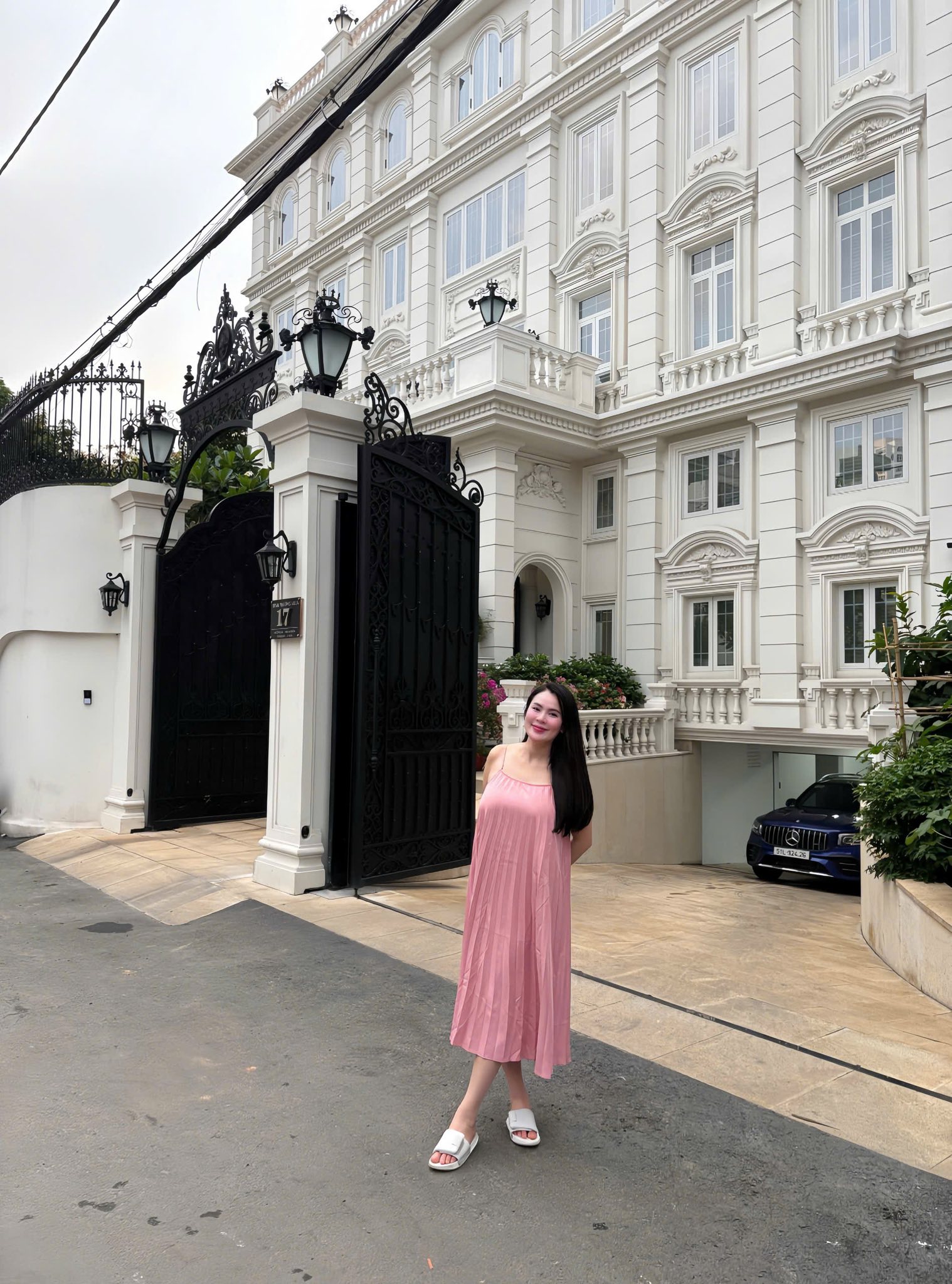 Nam NSƯT cưới nữ đại gia ở biệt thự 200 tỷ như lâu đài, mua cho anh chị em mỗi người 1 căn nhà- Ảnh 4.