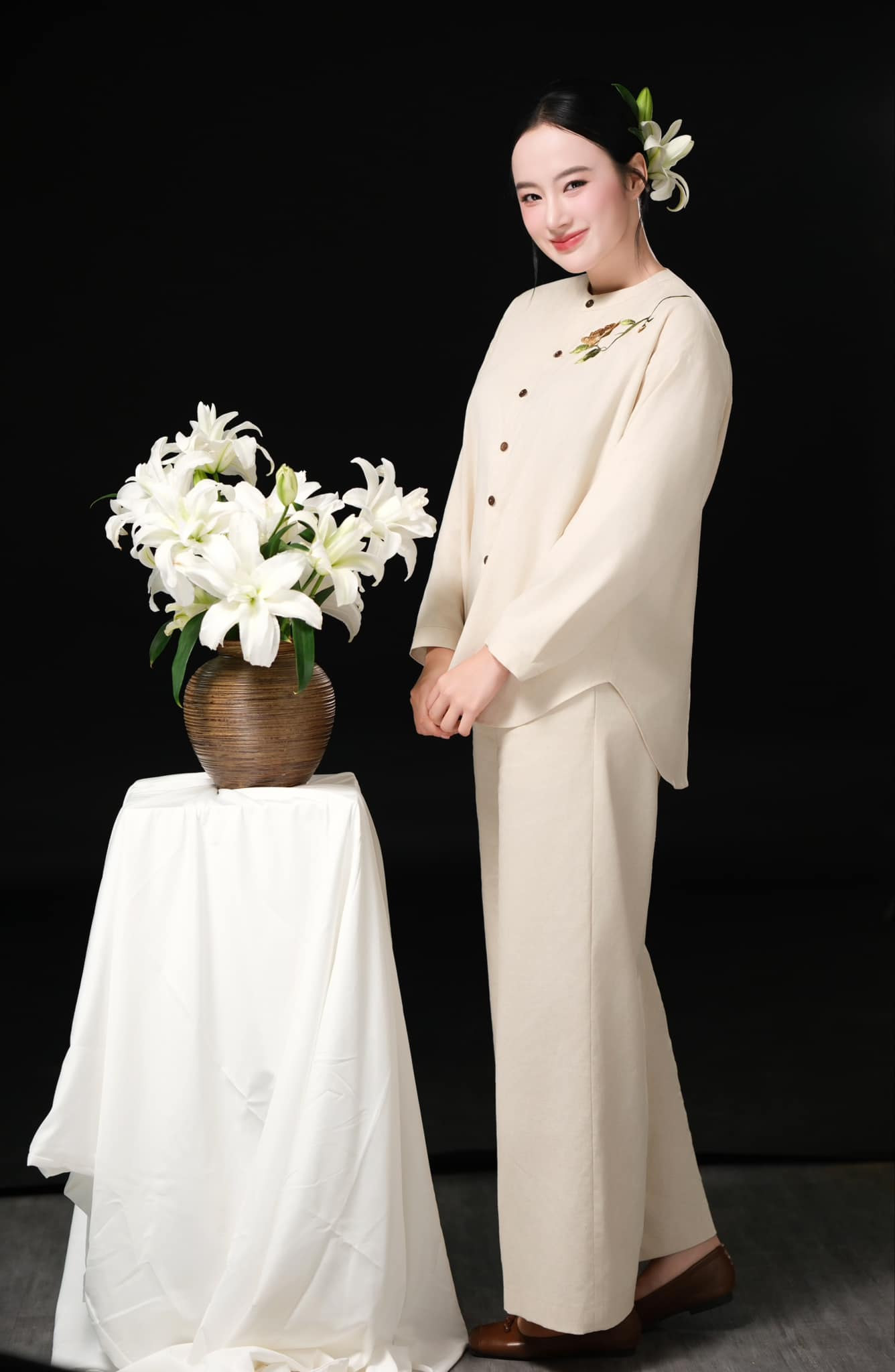 Angela Phương Trinh gây sốc với diện mạo 