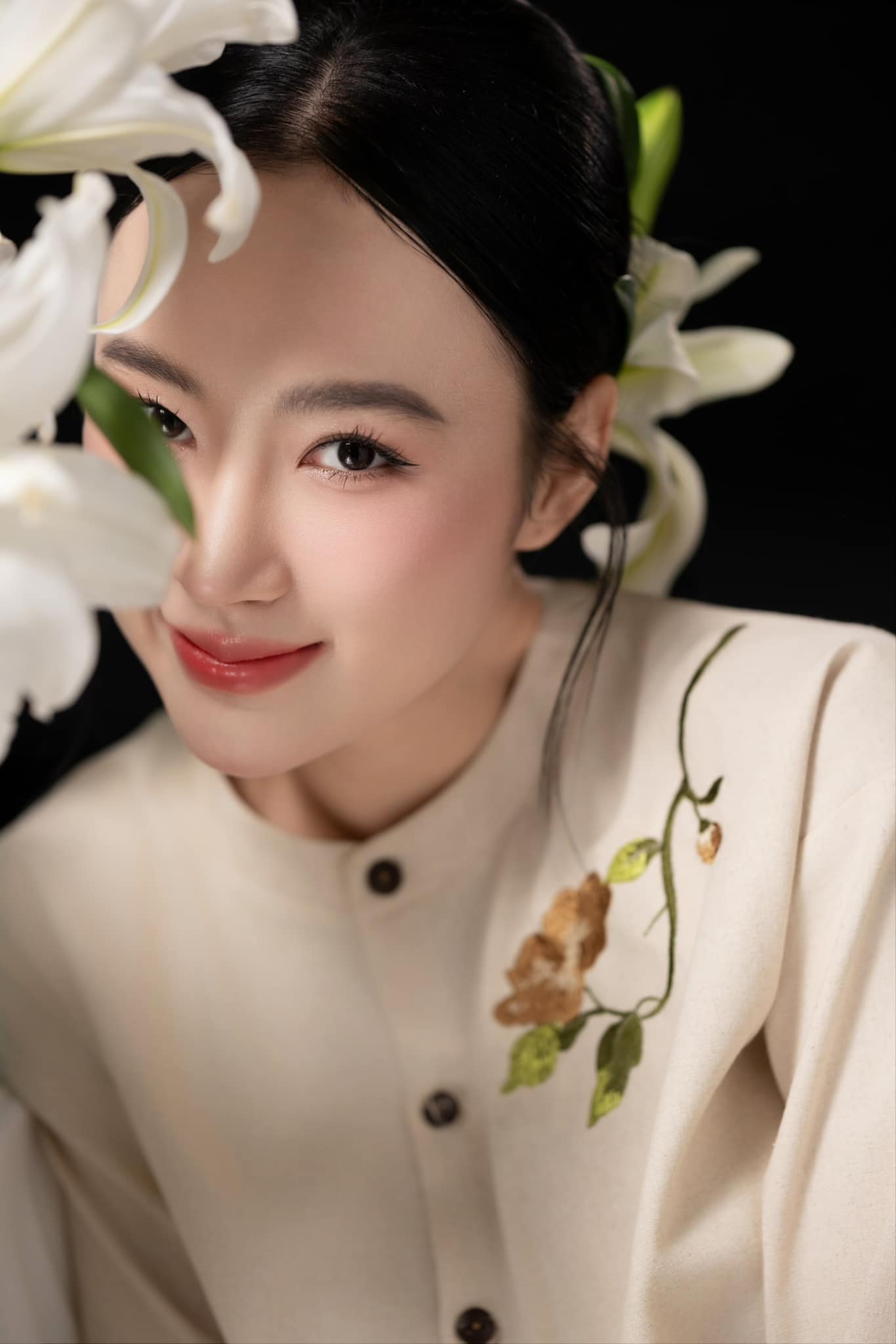 Angela Phương Trinh gây sốc với diện mạo 