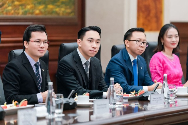Những ông bố "đỉnh nóc kịch trần" gây dựng nên nền tảng "khủng" từ hai bàn tay trắng, tạo ra cả một thế hệ kế thừa tài năng khiến người ta ngưỡng mộ- Ảnh 4.