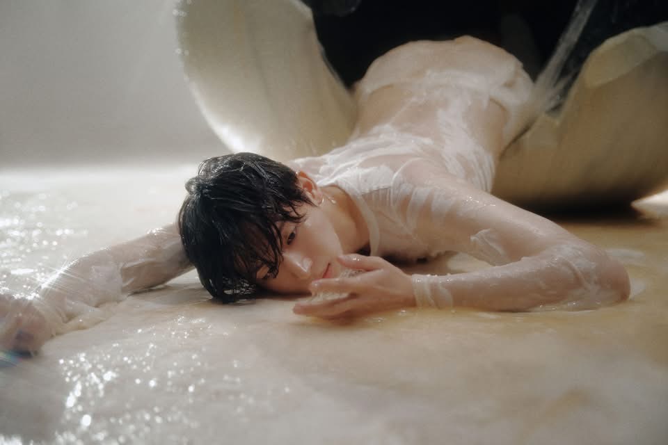 Bức ảnh bầy nhầy của nhóm nam Kpop khiến netizen khiếp sợ, Bức ảnh bầy nhầy của nhóm nam Kpop khiến netizen khiếp sợ,