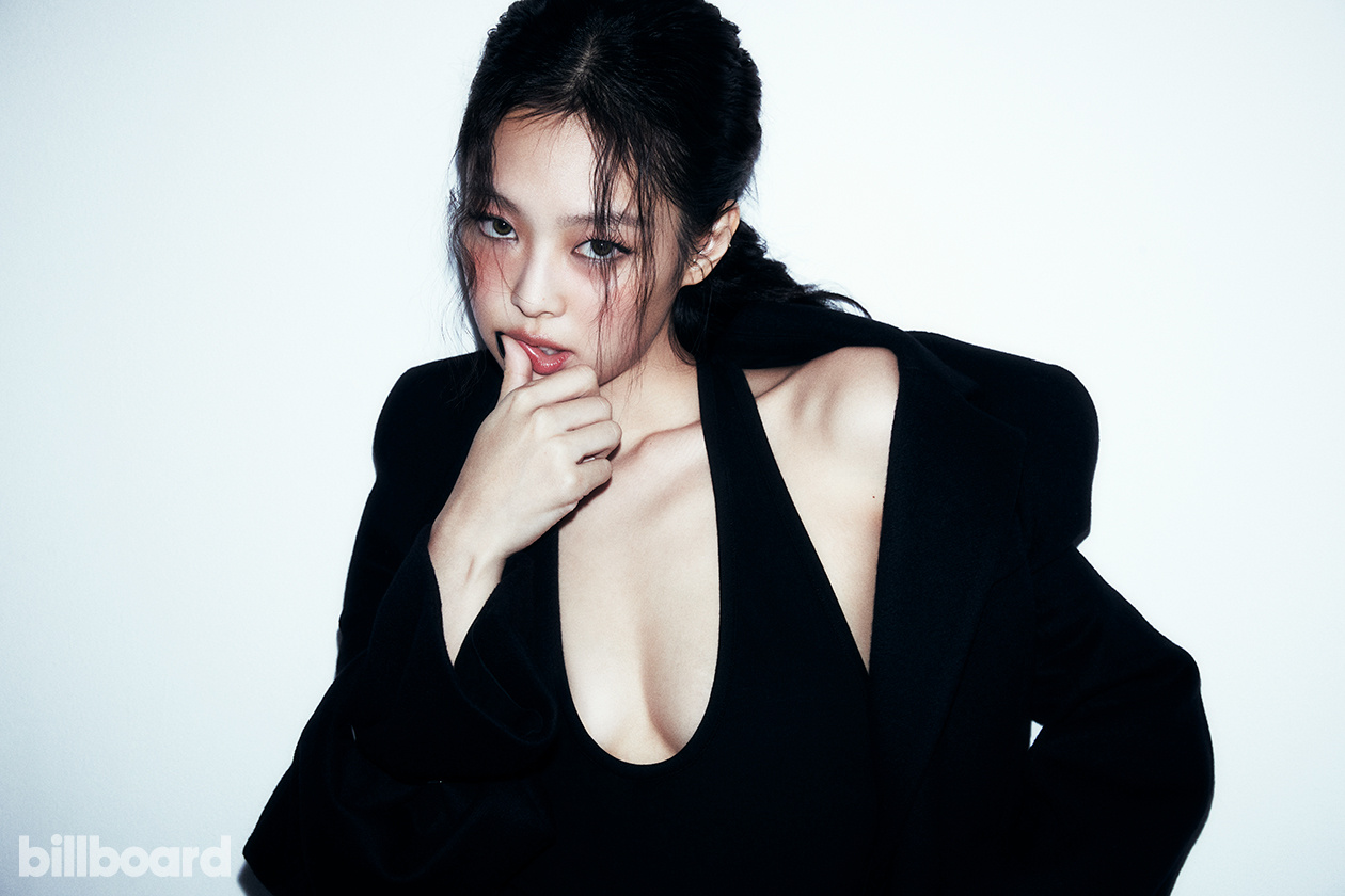 Top 1 solo nữ Kbiz: Rosé hay Jennie đều không thể “chung mâm” với ngôi sao 32 tuổi này?- Ảnh 17.