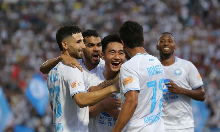 CLB Nam Định lần thứ 2 liên tiếp vô địch V.League- Ảnh 1.
