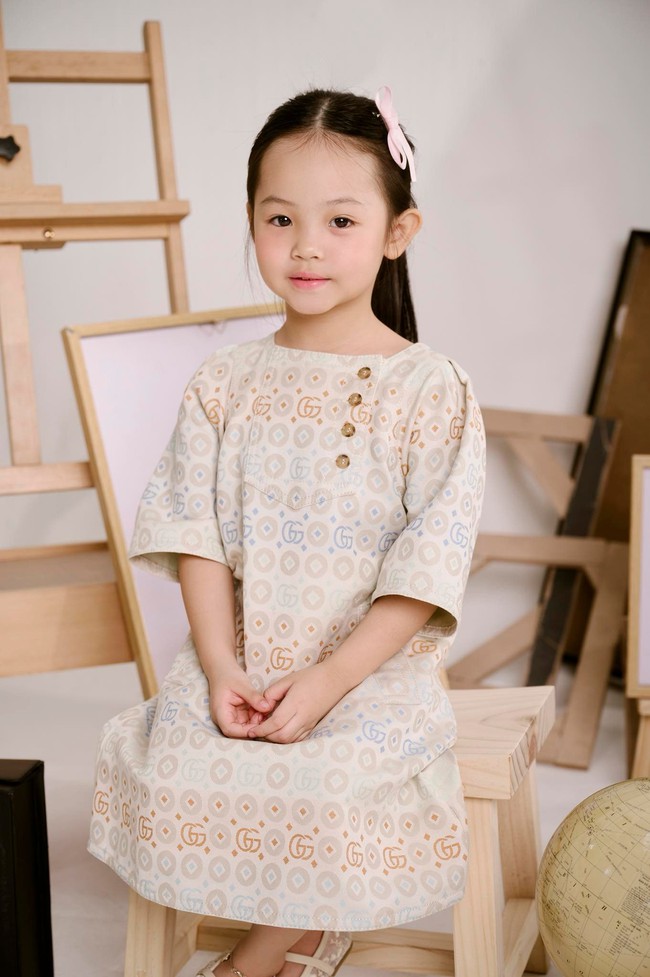 Thấy mẹ chê đường xấu, xóc, con gái Cường Đô La nói 1 câu chuẩn "bà cụ non": Nhưng thực sự cô bé được dạy tốt quá!- Ảnh 2.