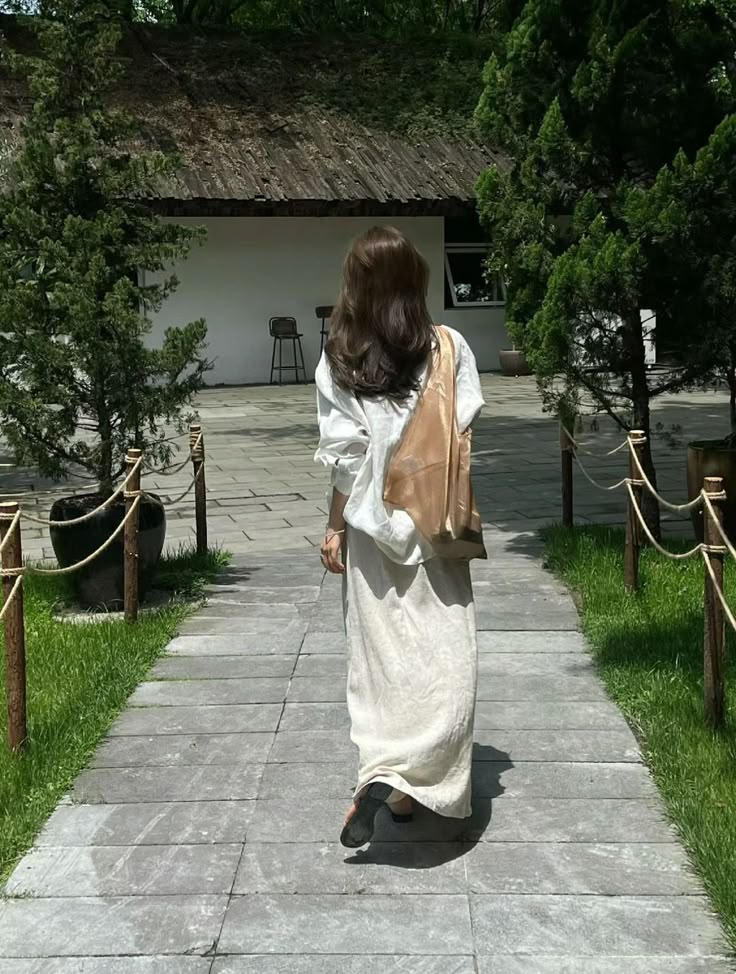 Mua 2 mảnh đất nhờ cầm hết lương của chồng- Ảnh 1.