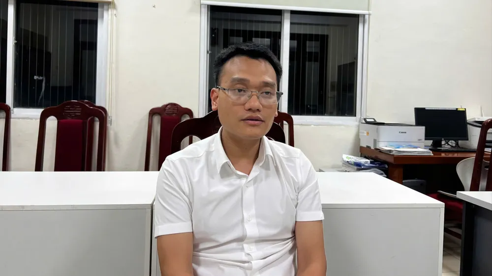Hà Nội: Tạm giữ Phó Chủ tịch UBND thị trấn Chúc Sơn để điều tra sản xuất hàng giả- Ảnh 2.