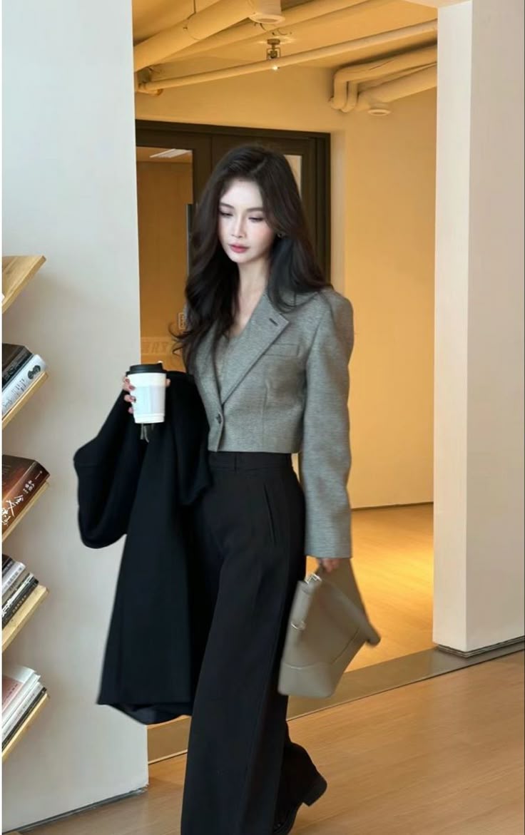 3 thứ người EQ cao thường kẹp trong sách- Ảnh 2.