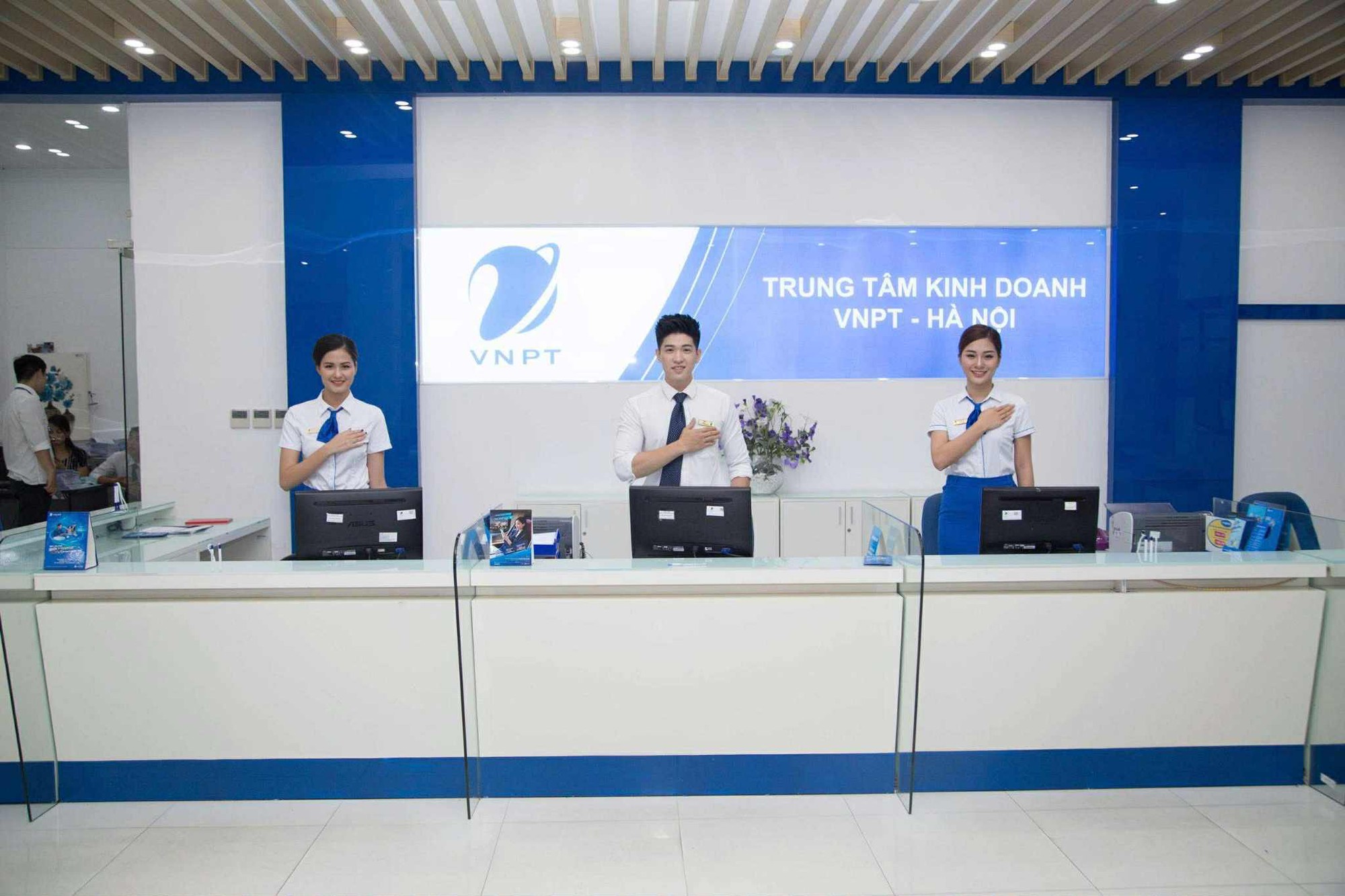 Nhiều thuê bao VinaPhone gặp sự cố không thể gọi điện, nhắn tin- Ảnh 3. Nhiều thuê bao VinaPhone gặp sự cố không thể gọi điện, nhắn tin- Ảnh 3.
