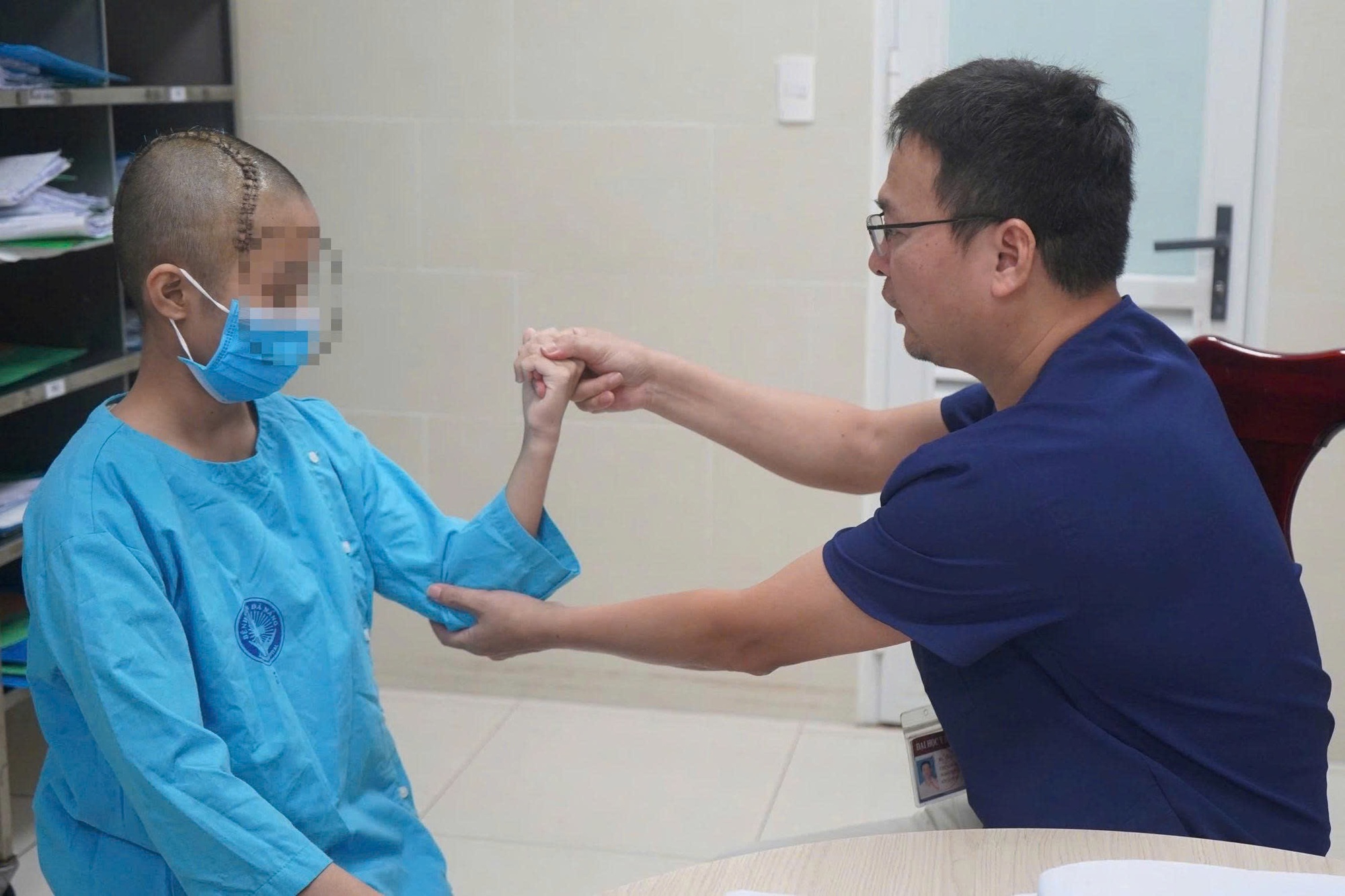 Nữ sinh 13 tuổi đột quỵ trong lúc tập văn nghệ- Ảnh 1.