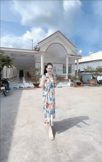 "Đặc sản" nhà miền Tây: Rộng "vô cùng tận", lắt léo như mê cung, gạch hoa sáng bóng cả sân, chỉ quét nhà thôi cũng bở hơi tai- Ảnh 1.