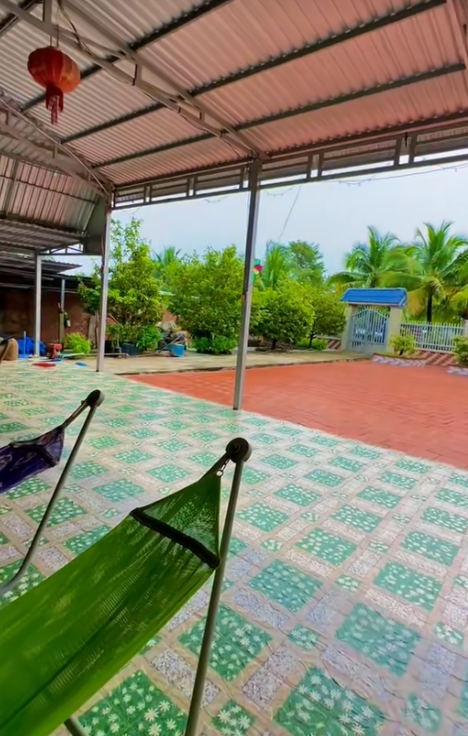 "Đặc sản" nhà miền Tây: Rộng "vô cùng tận", lắt léo như mê cung, gạch hoa sáng bóng cả sân, chỉ quét nhà thôi cũng bở hơi tai- Ảnh 20.