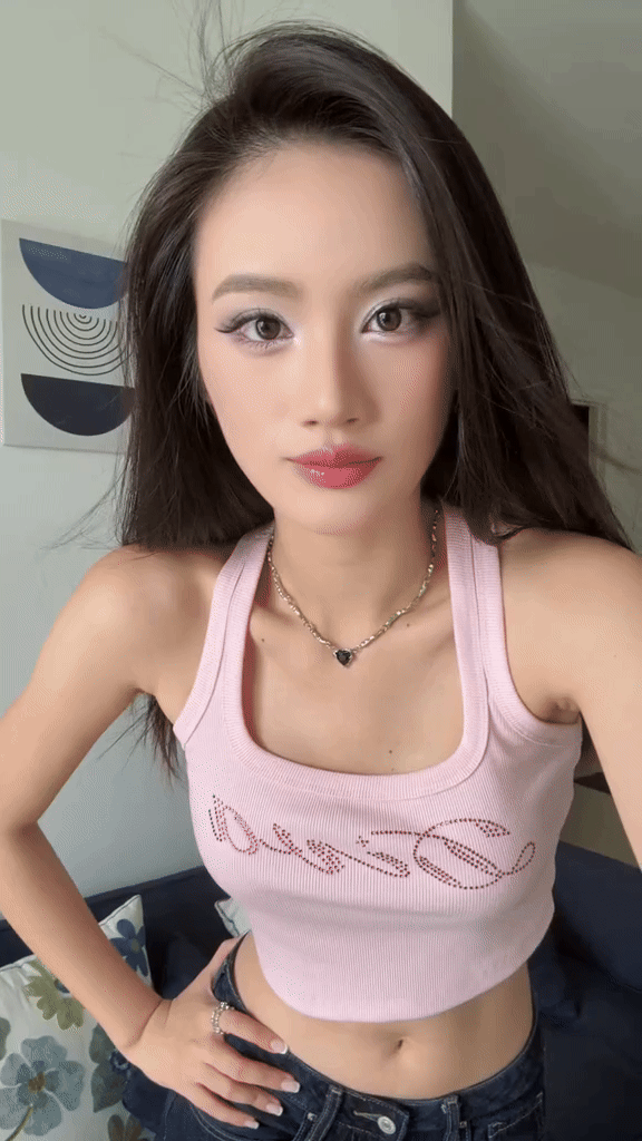 Ý Nhi đổi style Y2K, bất ngờ lại rất hợp!- Ảnh 1.