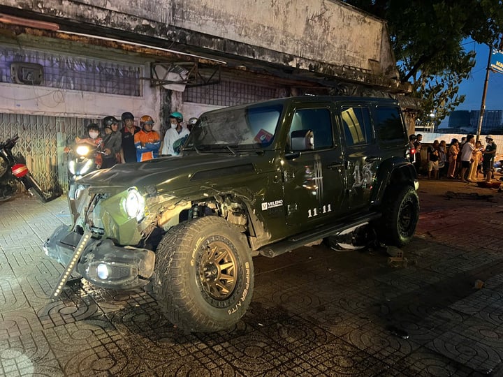 Chủ chiếc xe Jeep trong vụ tai nạn tông liên hoàn khiến 2 mẹ con tử vong ở TP HCM là ai?- Ảnh 1.