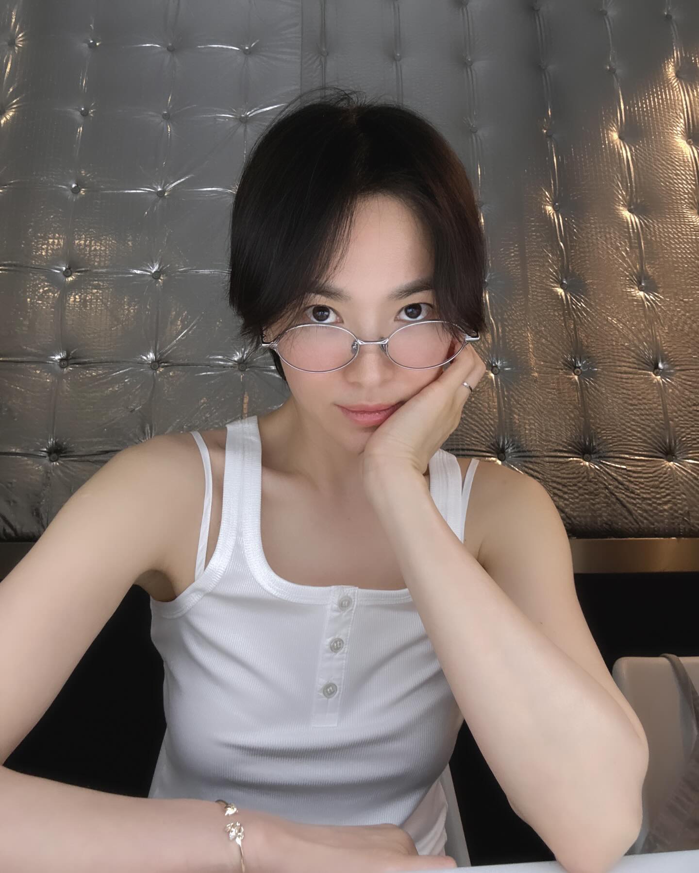 Lần đầu Song Hye Kyo để mặt mộc không chút son môi, thần sắc nhàn nhạt, vóc dáng gầy gò- Ảnh 4.