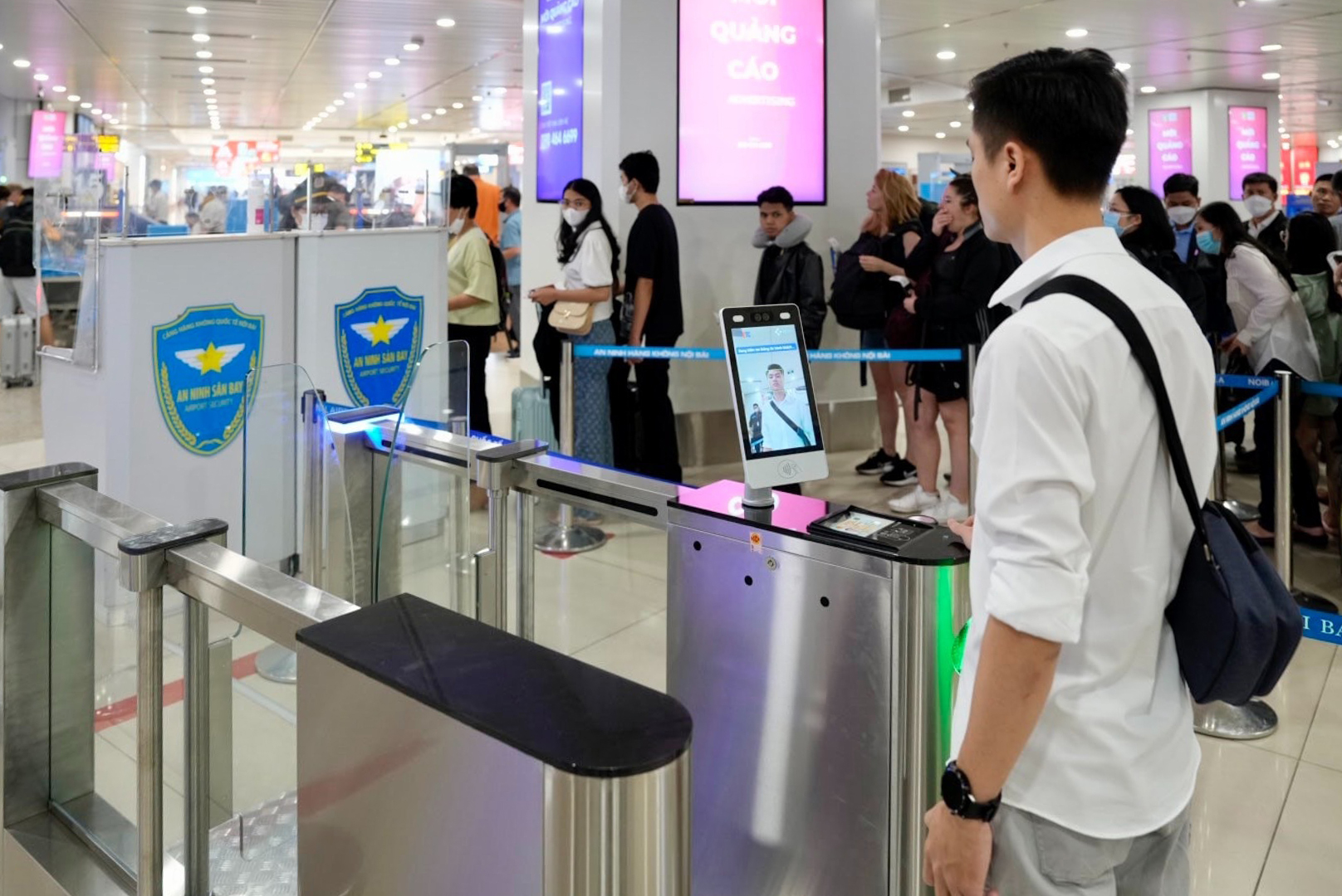 Cách xác thực Face ID làm thủ tục bay chỉ trong 1 phút, không cần bất kỳ giấy tờ nào!- Ảnh 1.