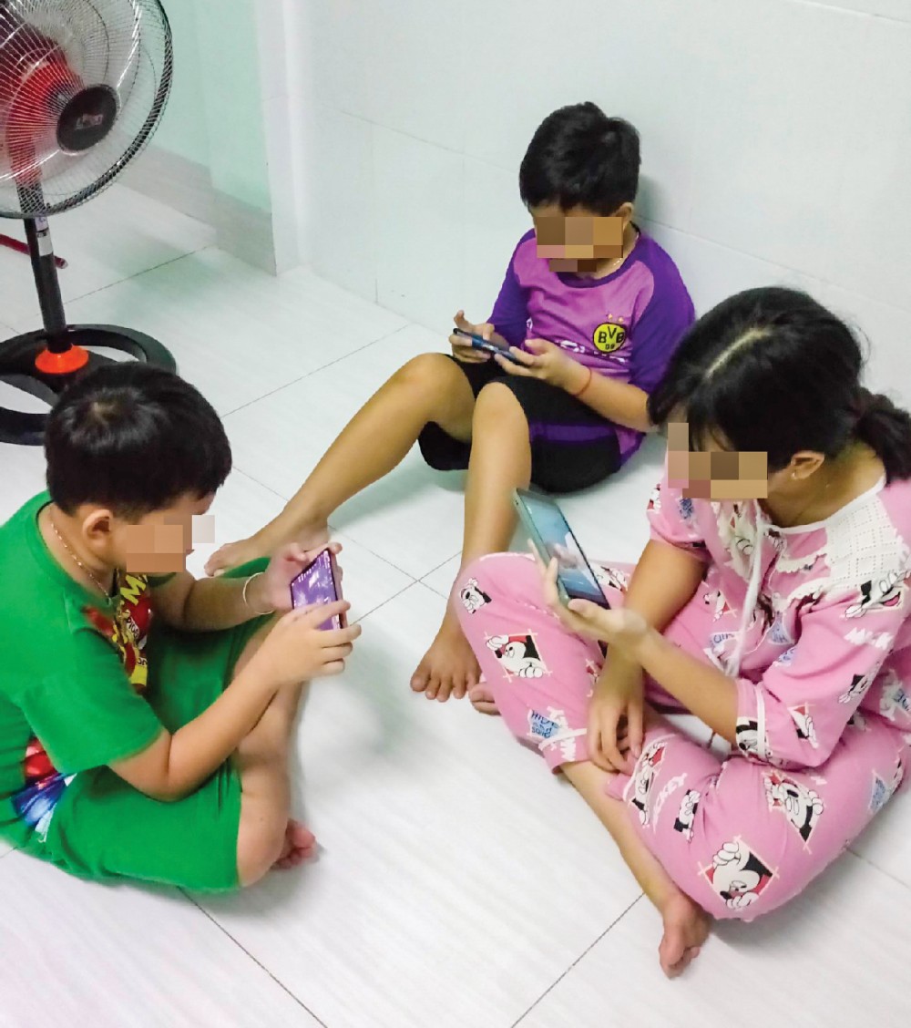 Mẹo "cai nghiện" tivi, điện thoại cho khối nghỉ hè vừa hài hước vừa hiệu quả, các mẹ truyền tay nhau cười nghiêng ngả- Ảnh 1.