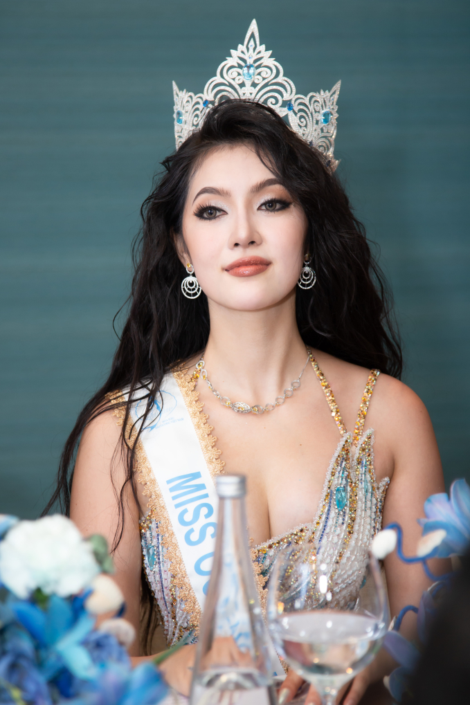 Hoa hậu Đảo Thiên Đường lộ nhan sắc lạ lẫm sau 2 năm đăng quang tranh cãi- Ảnh 2. Hoa hậu Đảo Thiên Đường lộ nhan sắc lạ lẫm sau 2 năm đăng quang tranh cãi- Ảnh 2.