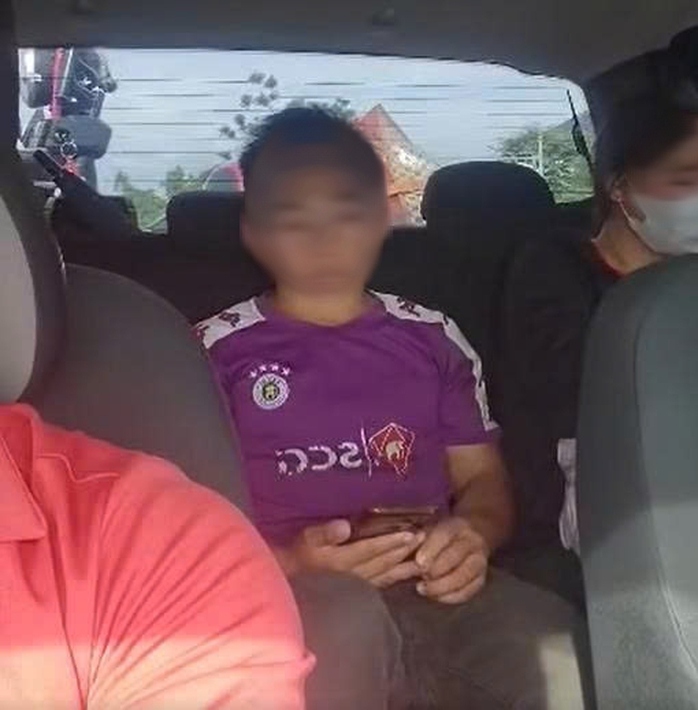 Vụ tài xế taxi bị tố "chặt chém" 4,2 triệu đồng: Tạm giữ 3 đối tượng- Ảnh 1.