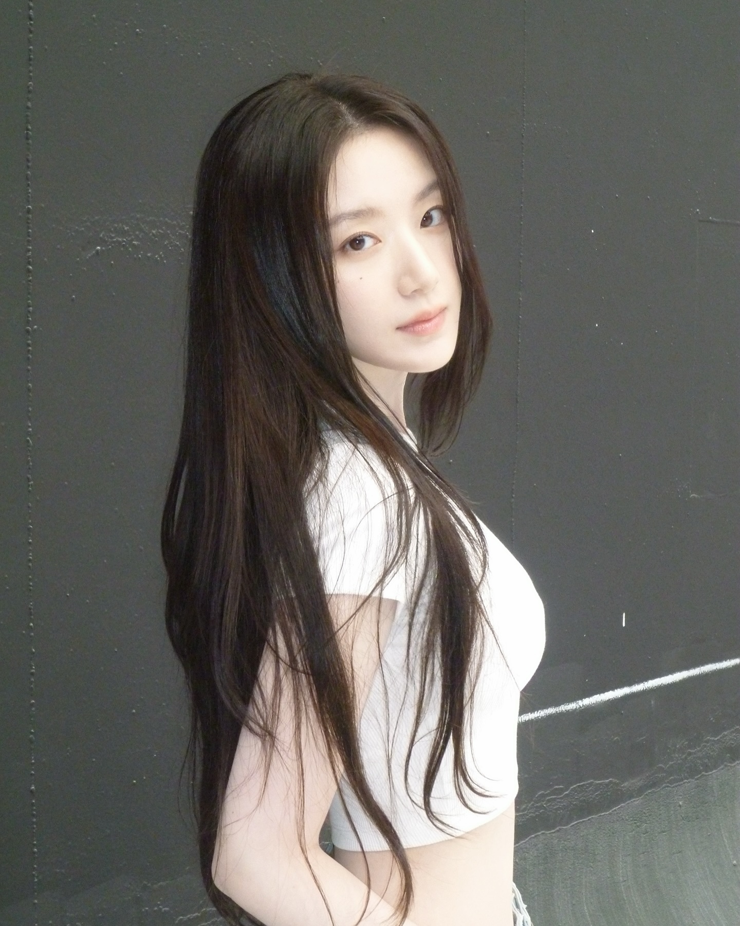 Cam thường bắt trọn cảnh mỹ nữ "trắng phát sáng nghĩa đen", đối thủ của Jisoo cũng phải thua- Ảnh 6.