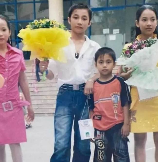 Lần đầu công khai bức ảnh Sơn Tùng làm nhạc thời chưa nổi tiếng, danh tính người chụp gây sốc- Ảnh 4.