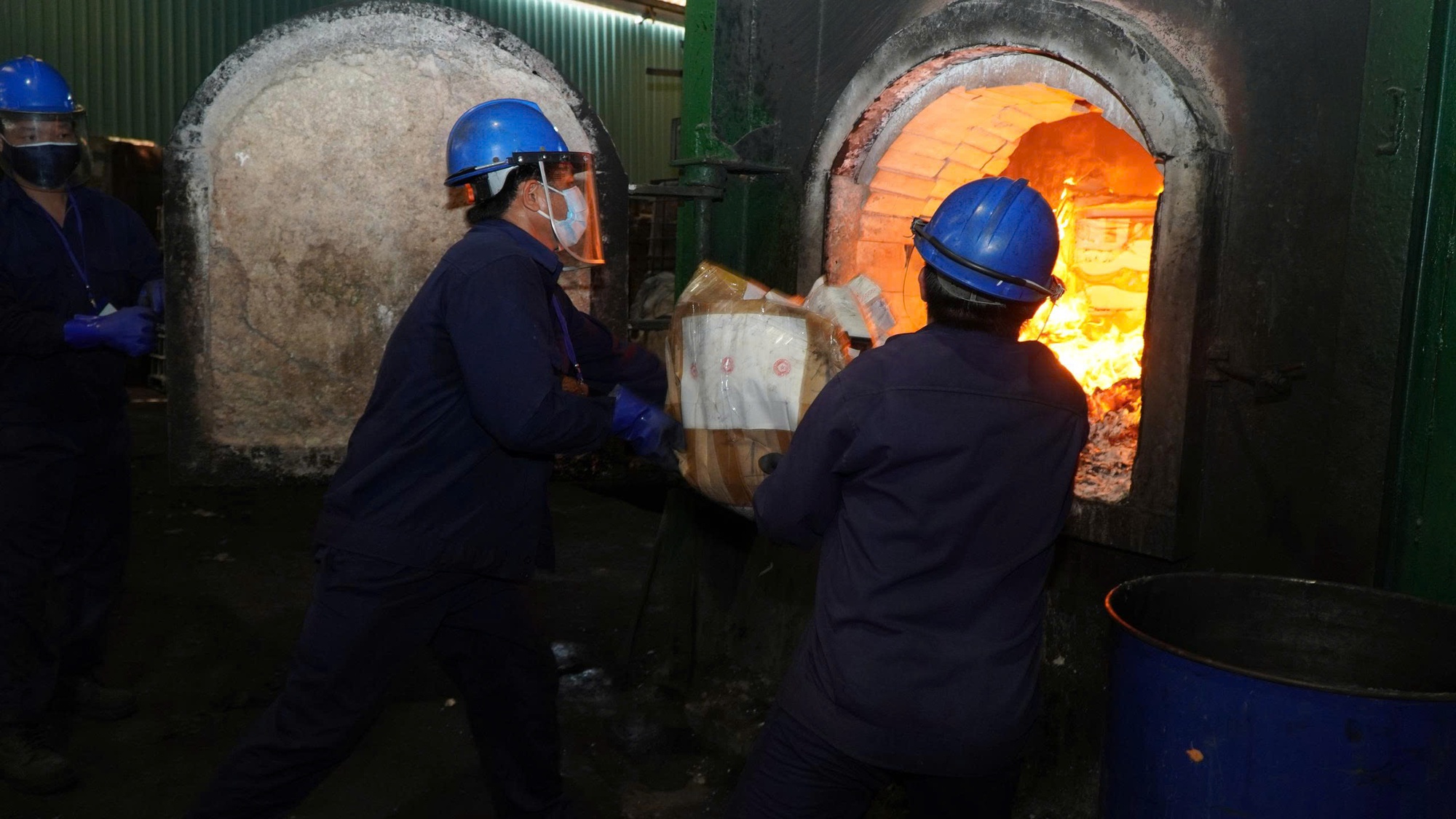 TP HCM vừa đốt hơn nửa tấn ma tuý- Ảnh 3.