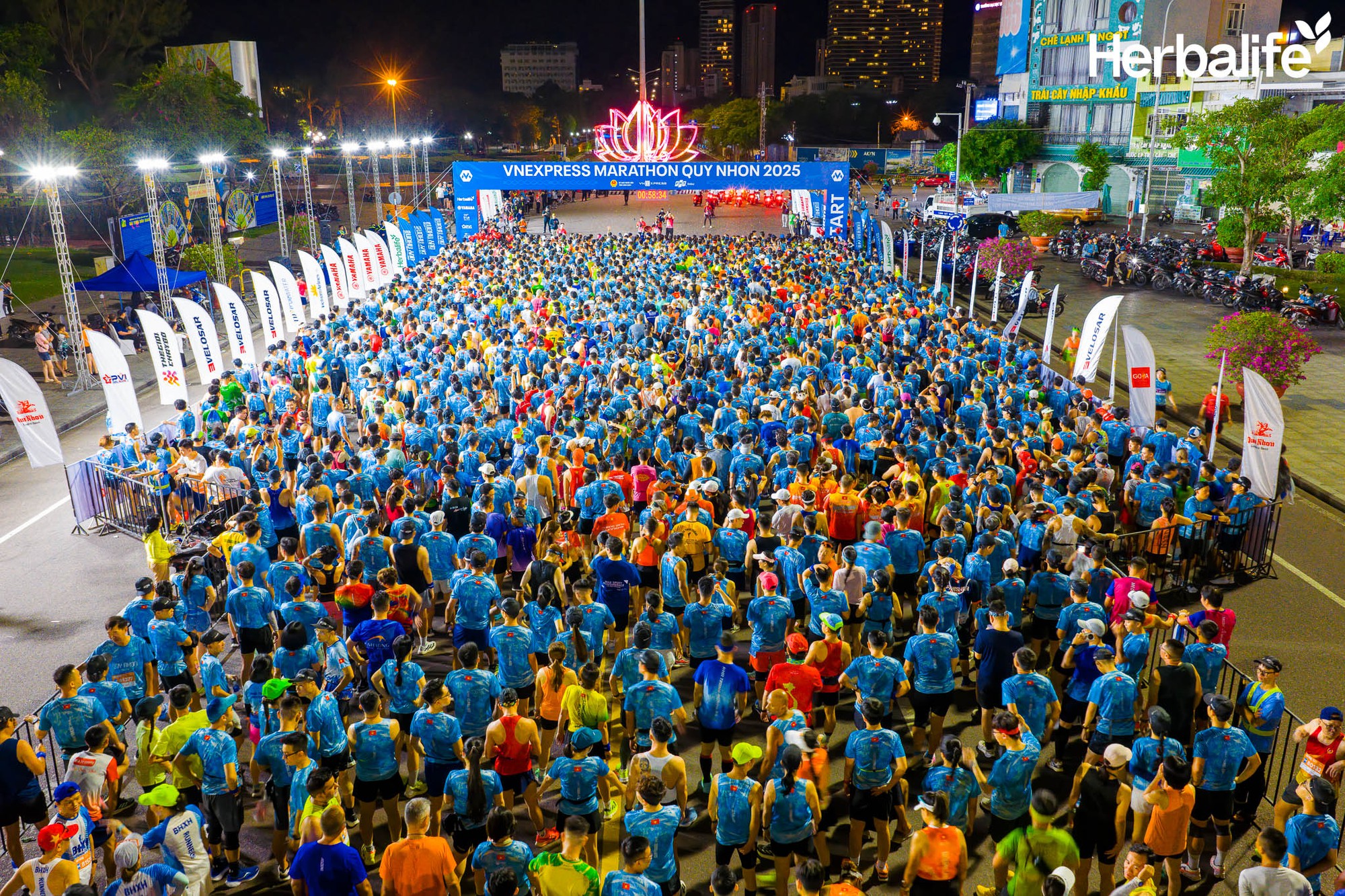 Herbalife Việt Nam tiếp tục đồng h&agrave;ng c&ugrave;ng VnExpress Marathon Quy Nhơn 2025 lan tỏa lối sống năng động đến cộng đồng- Ảnh 2.