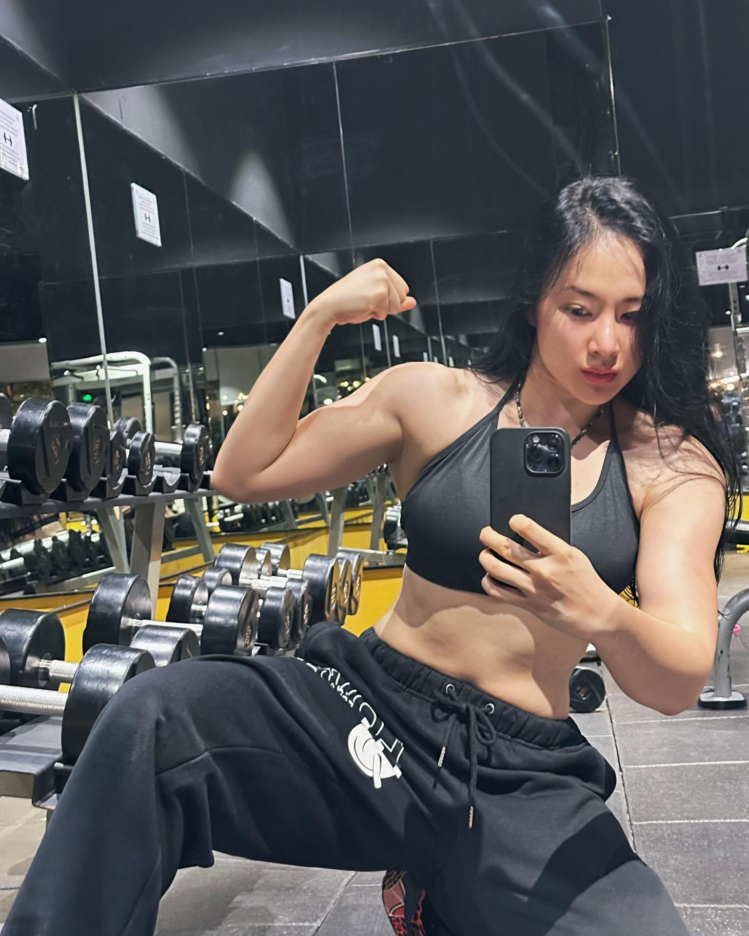 Chỉ mới mấy tháng, Angela Phương Trinh từ nữ nhân yểu điệu thành 