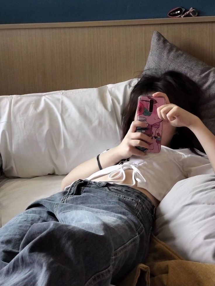 Một thế hệ tiêu tiền theo trend, cất ví trên mạng xã hội- Ảnh 2.