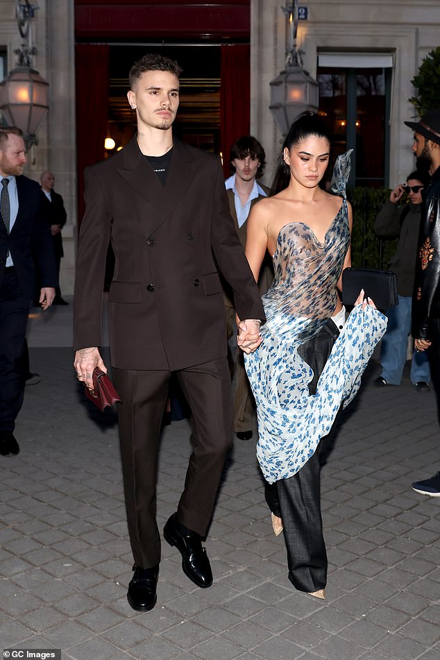 Cậu 2 nhà Beckham đăng bài ẩn ý khi bạn gái cũ tiết lộ
về mối quan hệ quá khứ với cậu cả Brooklyn- Ảnh 3.