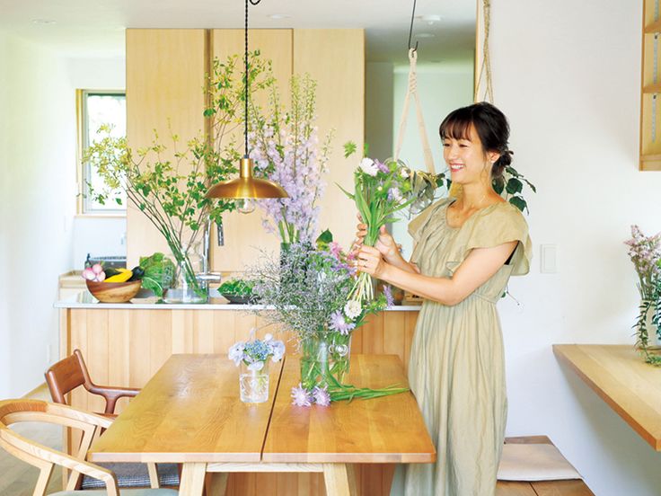 Mẹ ba con gây sốt vì biến căn hộ 99m² thành "thế giới lưu trữ": Không TV, không dư đồ, cả ba thế hệ sống vẫn gọn gàng- Ảnh 1.