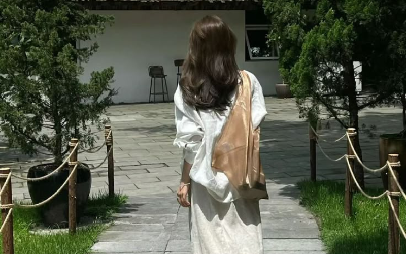 Bạn trai đi làm 10 năm vẫn trắng tay, cô gái tiết lộ thêm 1 chuyện khiến dân mạng thốt lên: Chạy ngay đi!- Ảnh 1.