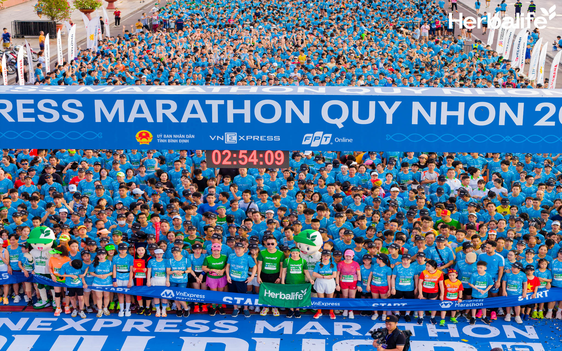 Herbalife Việt Nam tiếp tục đồng h&agrave;ng c&ugrave;ng VnExpress Marathon Quy Nhơn 2025 lan tỏa lối sống năng động đến cộng đồng- Ảnh 1.