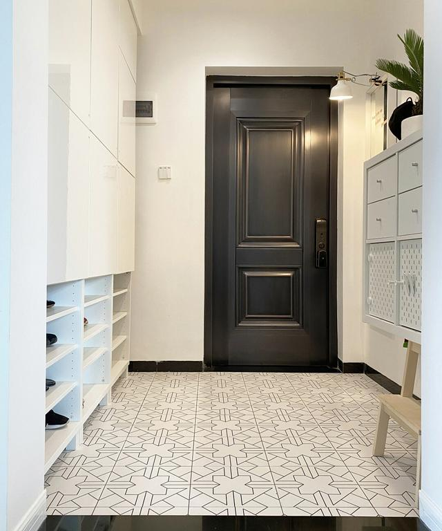 Mẹ ba con gây sốt vì biến căn hộ 99m² thành "thế giới lưu trữ": Không TV, không dư đồ, cả ba thế hệ sống vẫn gọn gàng- Ảnh 2.