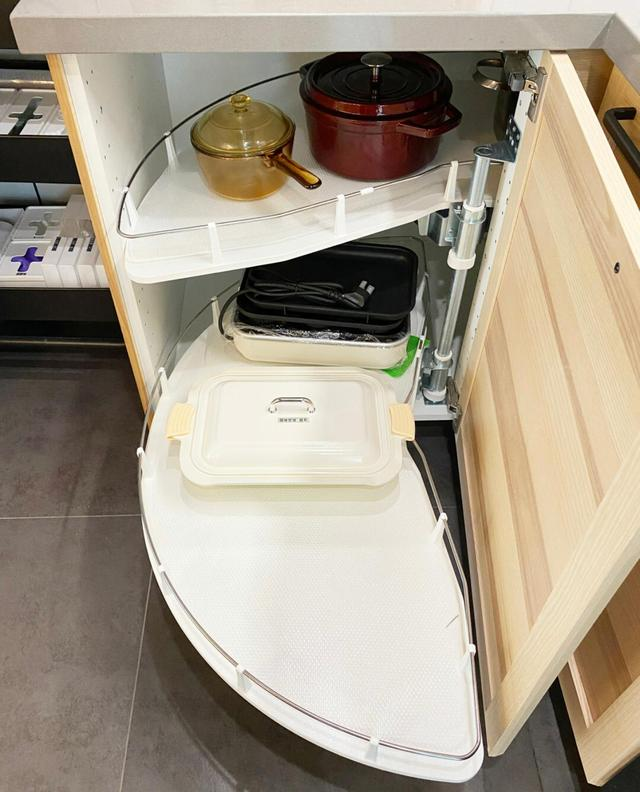 Mẹ ba con gây sốt vì biến căn hộ 99m² thành "thế giới lưu trữ": Không TV, không dư đồ, cả ba thế hệ sống vẫn gọn gàng- Ảnh 12.