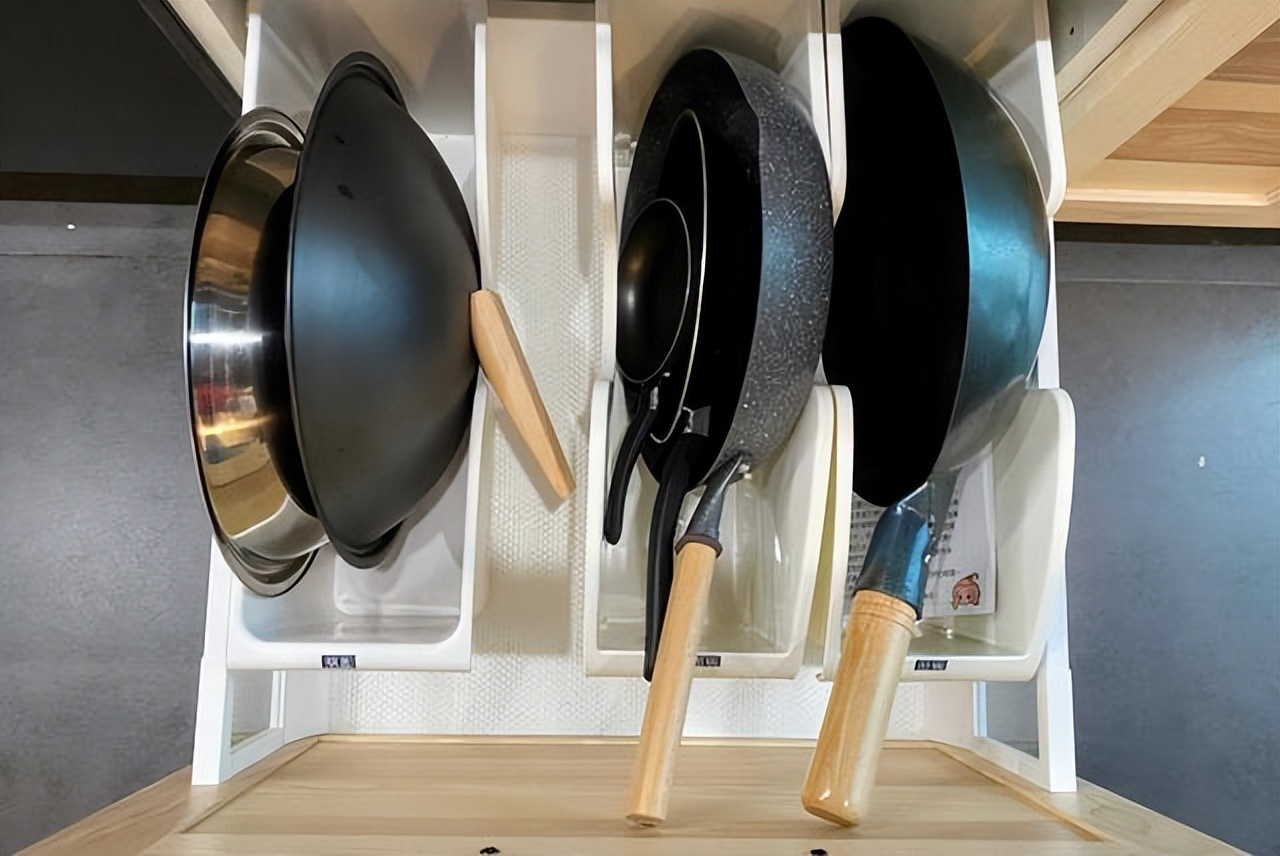 Mẹ ba con gây sốt vì biến căn hộ 99m² thành "thế giới lưu trữ": Không TV, không dư đồ, cả ba thế hệ sống vẫn gọn gàng- Ảnh 11.