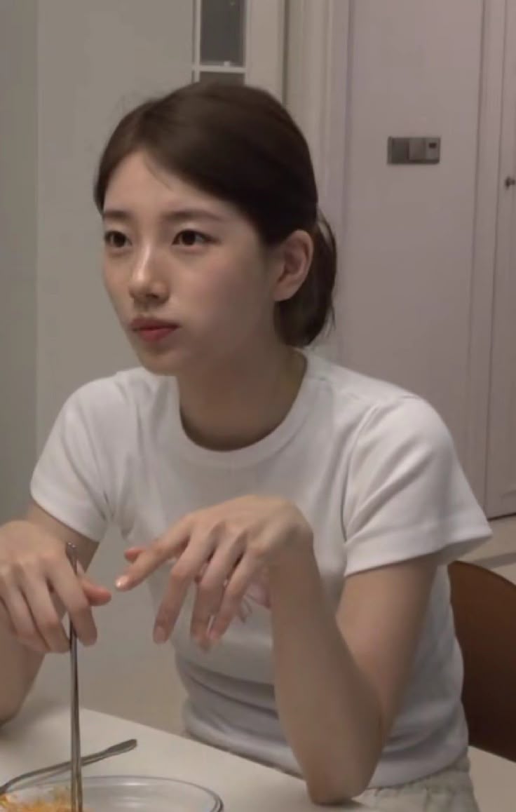 Suzy để mặt mộc kéo gần 2 triệu lượt vào hóng- Ảnh 2.