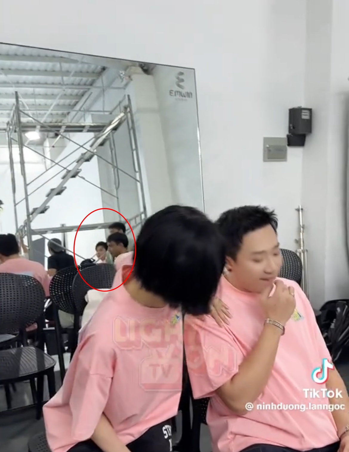 Lan Ngọc để lộ 1 Anh trai visual 